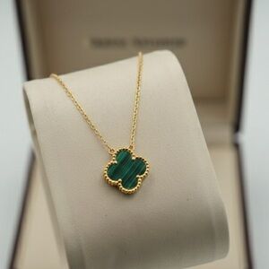 🍀Clover Motif Pendant Necklace, Sterling Silver, 18K Gold Plated - Motif